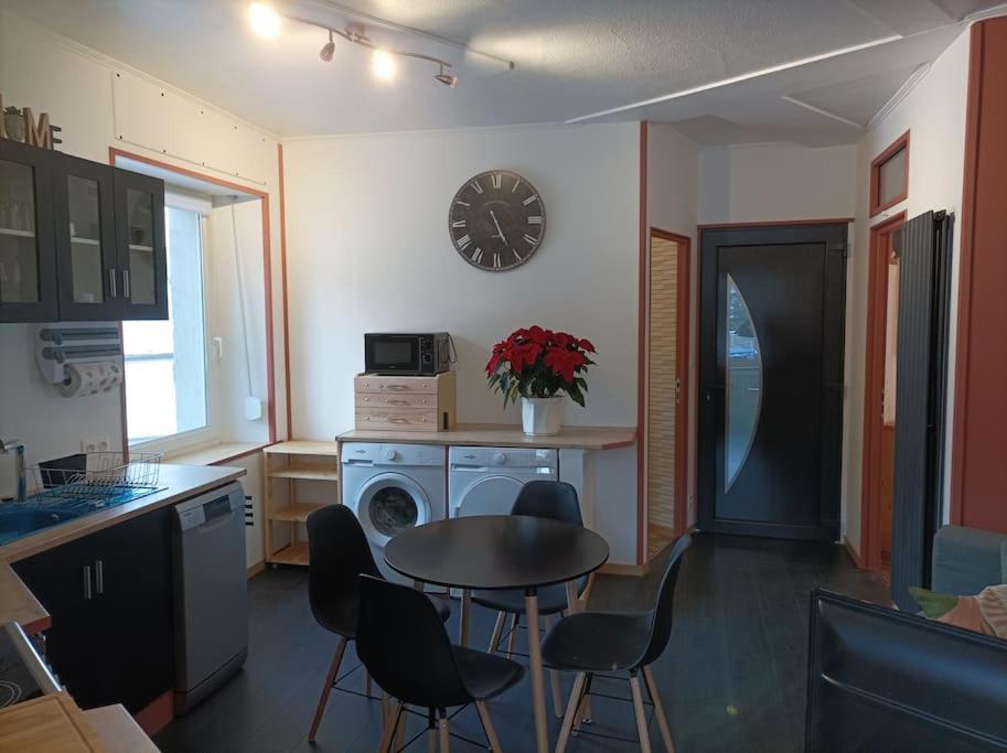 Marguerite Apartment Бусан Екстериор снимка